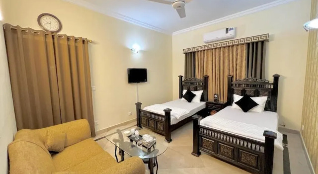 Step Inn Guest House