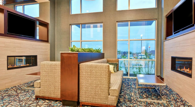 Номер Standard Embassy Suites by Hilton Plainfield Indianapolis Airport