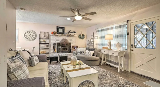 Renovated Cottage w/ Fire Pit in Munds Park!, Book Feriehus Munds Park Arizona