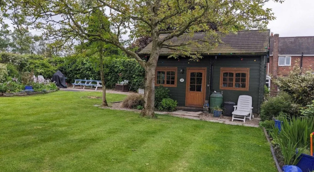 Коттедж Rustic Log Cabin - Dog Friendly - Sleeps 2 - Views