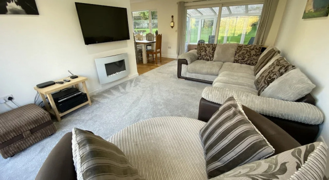 Ty Gwyn - 4 Bedroom Holiday Home