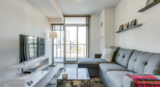 Beautiful Modern Condo Sleeps 4, Varaa Hotelli Toronto 