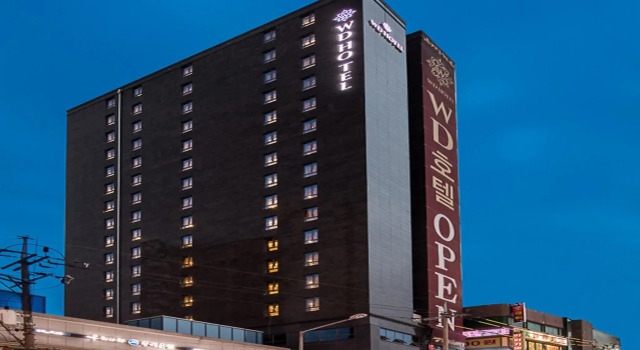 Трёхместный люкс WD Hotel