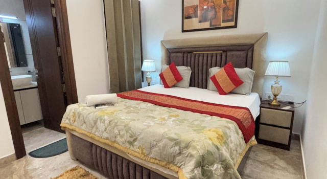 Fortune Home Service Apartment 3Bhk J150, Забронировать Апартаменты/квартира Отели Нью-Дели с парковкой, Парковка