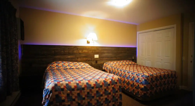 Люкс Silverwood Inn & Suites
