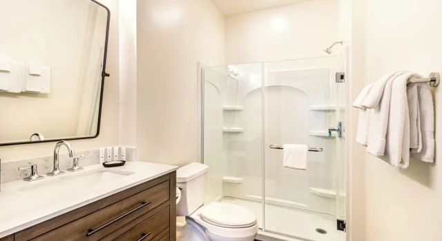 Люкс Deluxe The Saddlery Madison Downtown