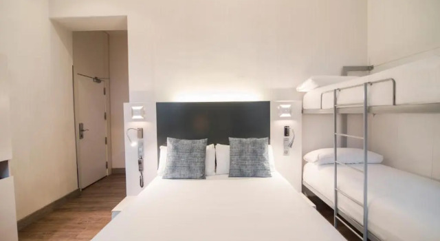 Четырёхместный номер Petit Palace Canalejas Sevilla