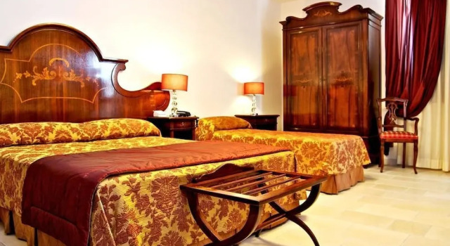 Трёхместный номер Standard Vico Regio Hotel