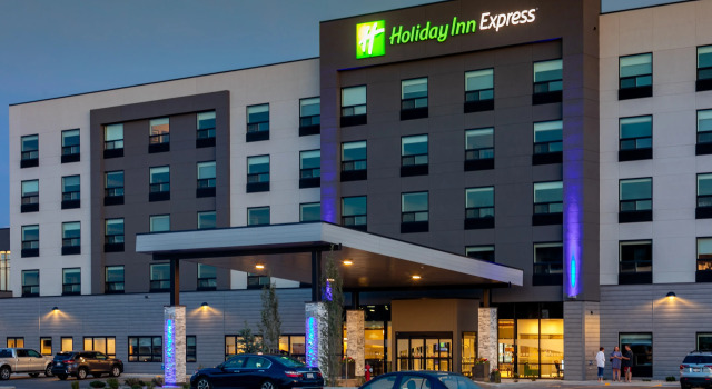 Holiday Inn Express Lethbridge Southeast by IHG, Rezerwuj Hotel Hotele w Southern Alberta z parkingiem, Parking