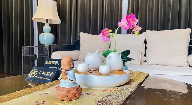 Номер Grand No.3 Garden Hotel