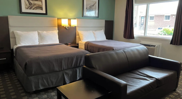 Четырёхместный люкс Wellington Inn