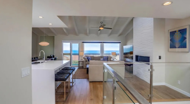 Номер Standard Luxury Ocean View Condo features Direct Access to Beach SBTC331 by RedAwning
