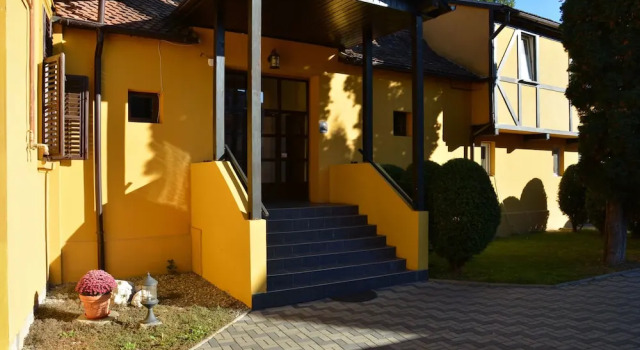 Cristian Inn, Rezervovat Hotel Hotely v Prahova Valley s parkováním, Parkování