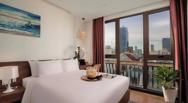 Dragon View Riverside Hotel, Забронировать Отель Отели Дананга муниципалитета 3 звезды, рядом с Музей изящных искусств Дананга, 3*