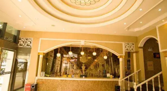 Xingshan Luoma Holiday Hotel, Prenota Hotel Hotel a Hubei con parcheggio, Parcheggio