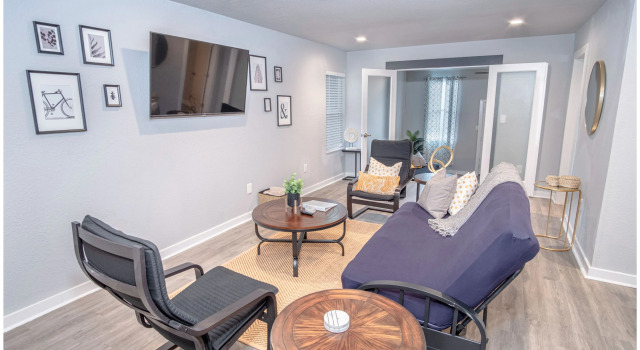 Stylish 4 Br/2ba Renovated Home Near Downtown