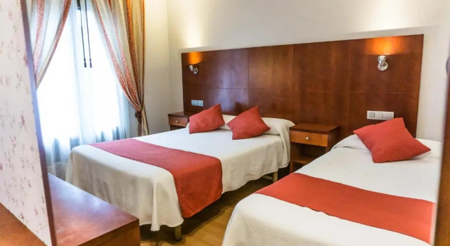 Трёхместный номер Standard Hotel Jaqués