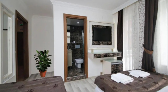 Трёхместный номер Standard Behram Hotel