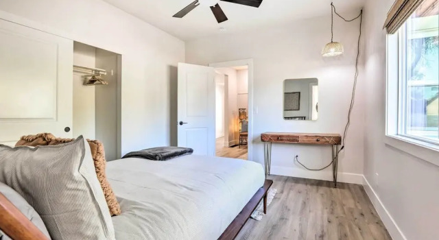 Коттедж Boho-chic Folsom Retreat: Walkable Location!