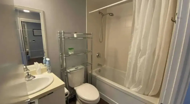 Апартаменты York Street Suites Toronto