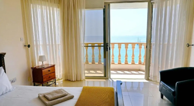 Katina Beach Villa