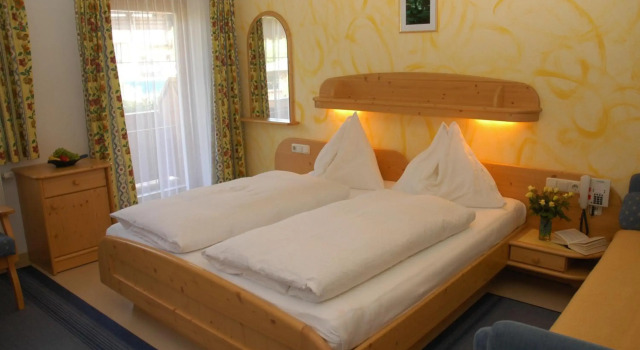 Pension Wolfsegg, Rezerwuj Hotel Hotele w Tyrol z parkingiem, Parking