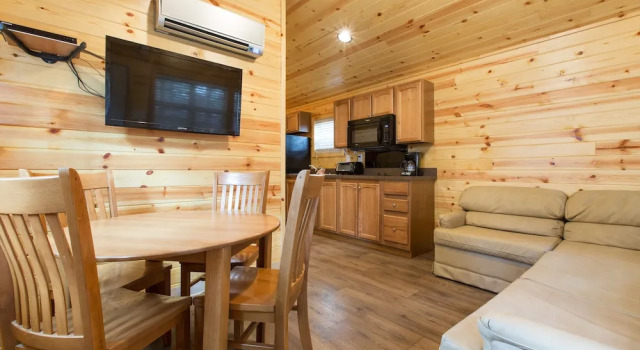 Вилла Deluxe Jellystone Park TM of Western New York