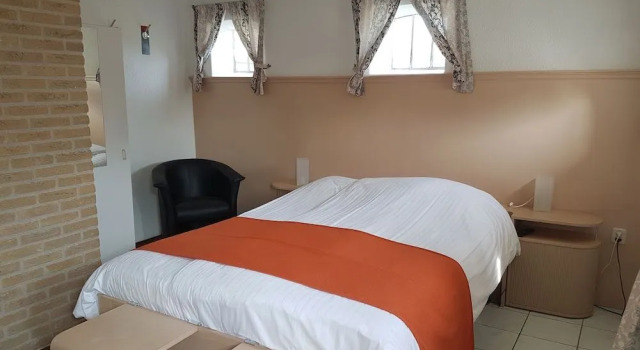 Hotel de Stadsboerderij/ Eetcafé de Brabander, Prenota Hotel Hindeloopen IJsselmeer