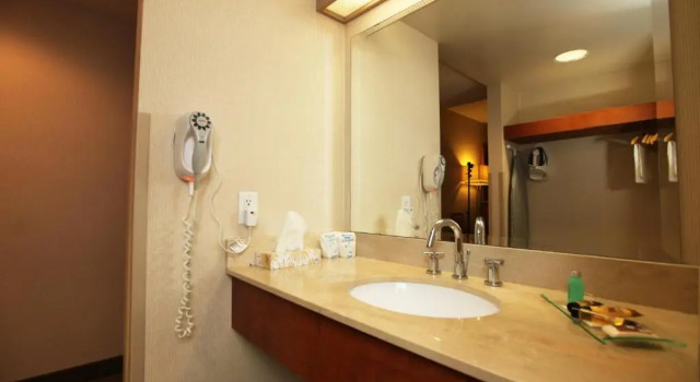 Четырёхместный номер Standard St. Albert Inn & Suites