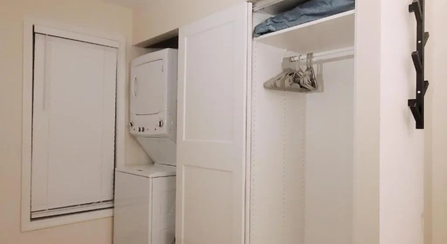 Burke Abode - Trailside Condo with King & Full Beds
