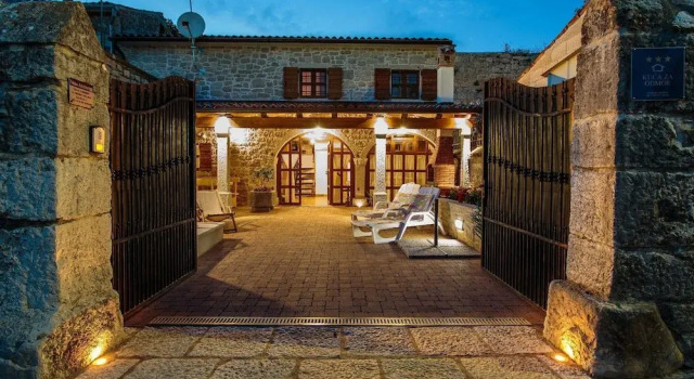 Cozy Holiday Home With Heated Pool, Near Lim Bay and the Beach, Reserva ahora Casa o chalet Kloštar Istria