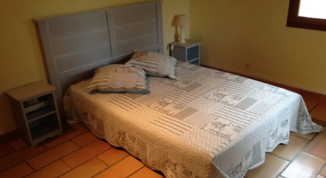 B&B Les Volets bleus, Book Bed and Breakfast Venelles Carros