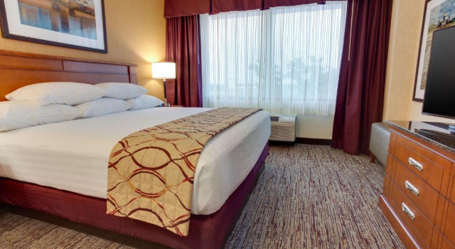 Люкс Drury Inn & Suites West Des Moines