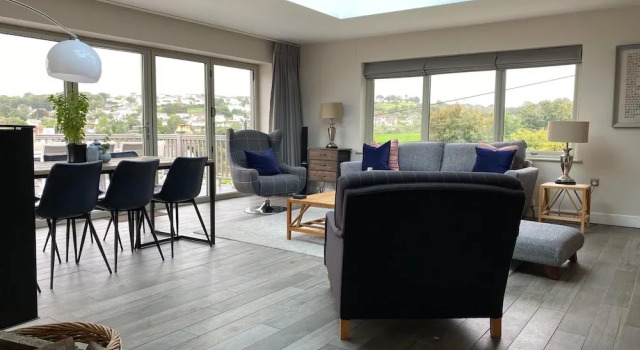 Коттедж Amber Cottage - Luxury Cottage, Hot Tub, Sea Views and Log Burner
