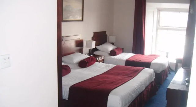 Hallahans, Prenota Hotel Ballina 