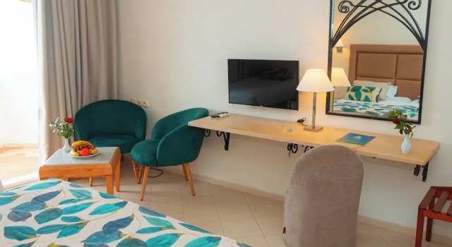 Трёхместный номер Standard с балконом и с видом на сад Itropika Hôtel