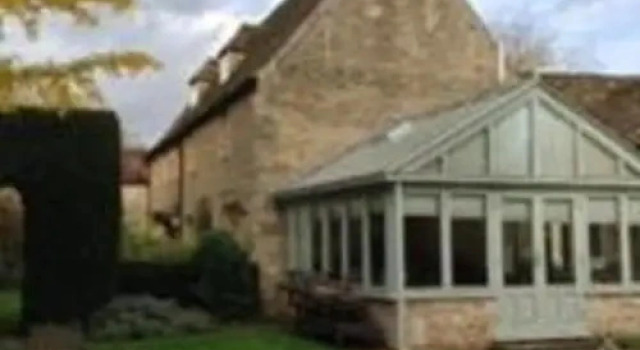 Little Notton Farmhouse, Rezervați Hotel Hoteluri în Gloucestershire cu parcare, Parcare
