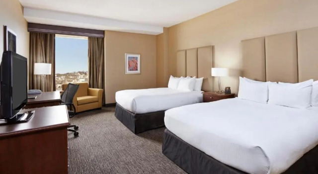 Полулюкс Saint John Harbourfront Hotel
