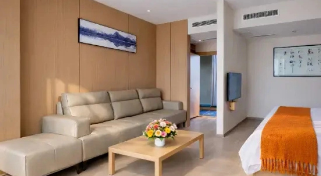 Люкс Deluxe Jiangjing International · Ezzy Urban CultureHub Hotel (Shiquan Hanjiang Ancient City Branch)
