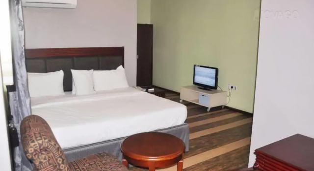 Номер Executive Denami Suites