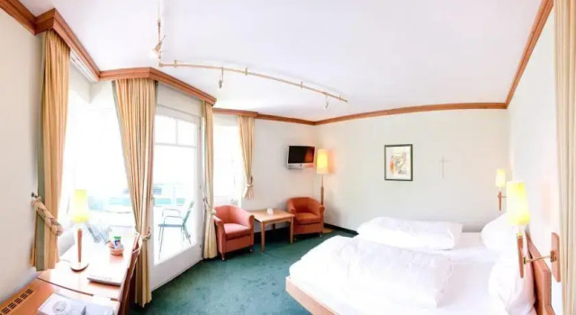 Romantik Hotel Seevilla, Rezervați Hotel Hoteluri în Altaussee cu parcare, Parcare