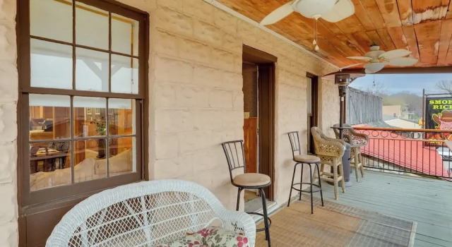 Historic Hardy Home w/ Game Room on Main Street, Varaa Lomakoti  