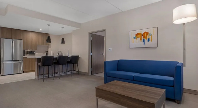 Люкс Holiday Inn Express & Suites St Thomas