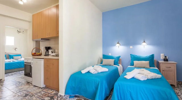 Люкс с балконом и с видом на горы Stafylos Suites & Boutique hotel