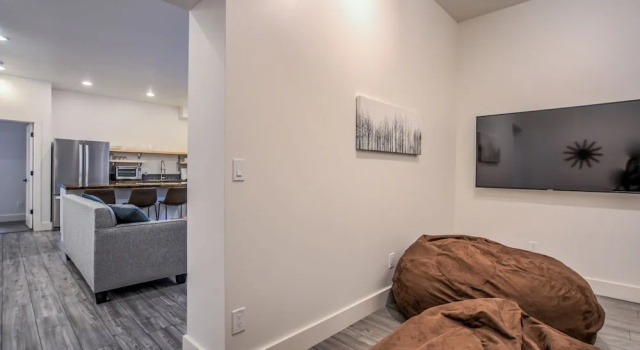 Апартаменты с 2 комнатами 2bdmodern Garden Level-perfectoff Downtown Area