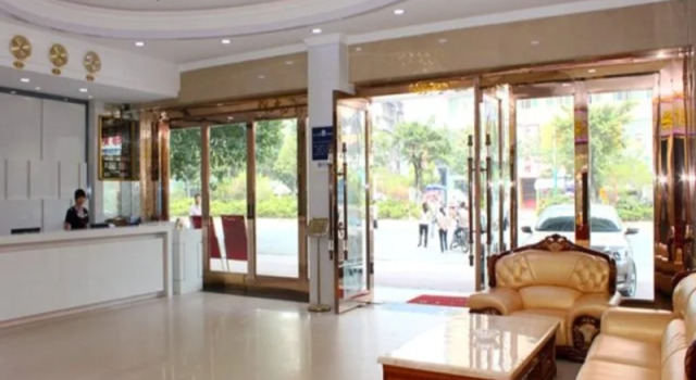 Super 8 by Wyndham Guangzhou BY Airport Renhe Subway Station, Boek Hotel Hotels in Guangdong met parkeren, Parkeren