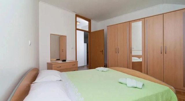 Two-Bedroom Apartment Misevac with Sea View 07