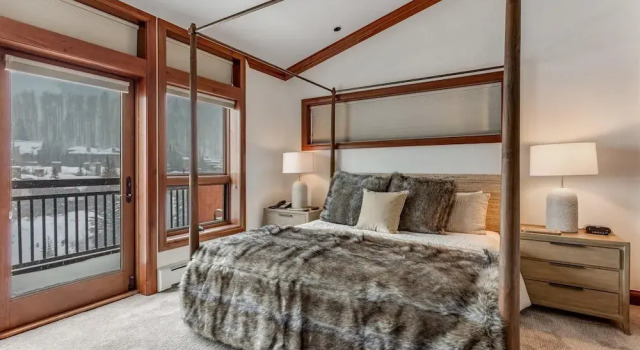Exclusive 4 Bedroom Ski In, Ski Out Vacation Rental With Hot Tubs And Heated Outdoor Pool In Lionshead Village, Забронировать Апартаменты/квартира Отели Вейл с парковкой, Парковка