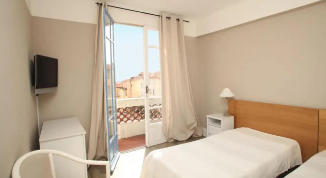 Двухместный номер Standard с видом на город Hôtel Le Provençal
