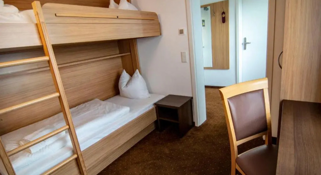 Ausbildungs-Hotel St Theresia, 予約 ホテル Neuhausen - Nymphenburg ミュンヘン
